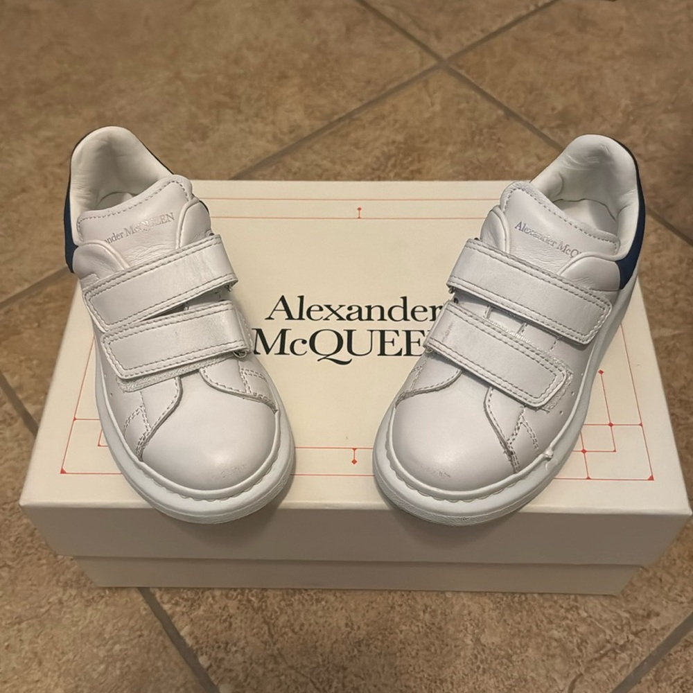 AUTHENTIC ALEXANDER MCQUEENS
